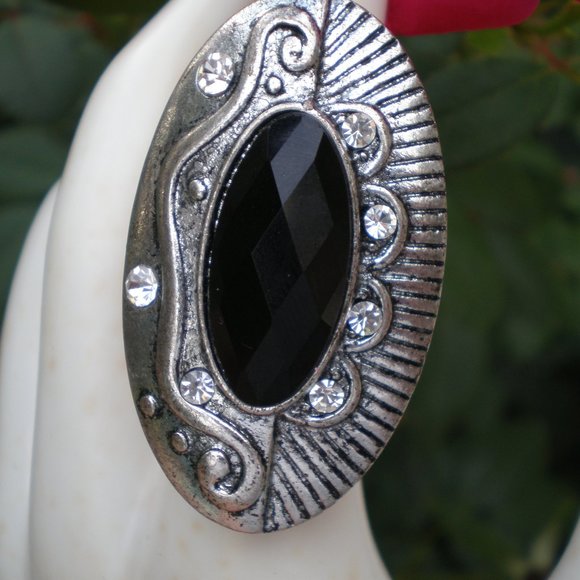 Vintage Antiqued Silver-tone Statement Ring w/Black Stone & Rhinestones OS - Picture 7 of 10